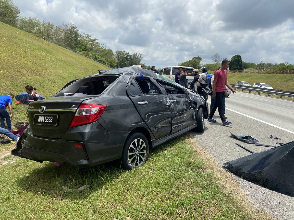 (PLS RT) Assalamualaikum, saya nak mintak tolong pihak ohmedia viralkan kemalangan yang saya alami boleh?

Untuk dapatkan saksi awam/rakaman dashcam kejadian. Untuk kuatkan statement kereta yang melanggar kereta saya naiki, terhuyung hayang cara pemanduan.

(thread)