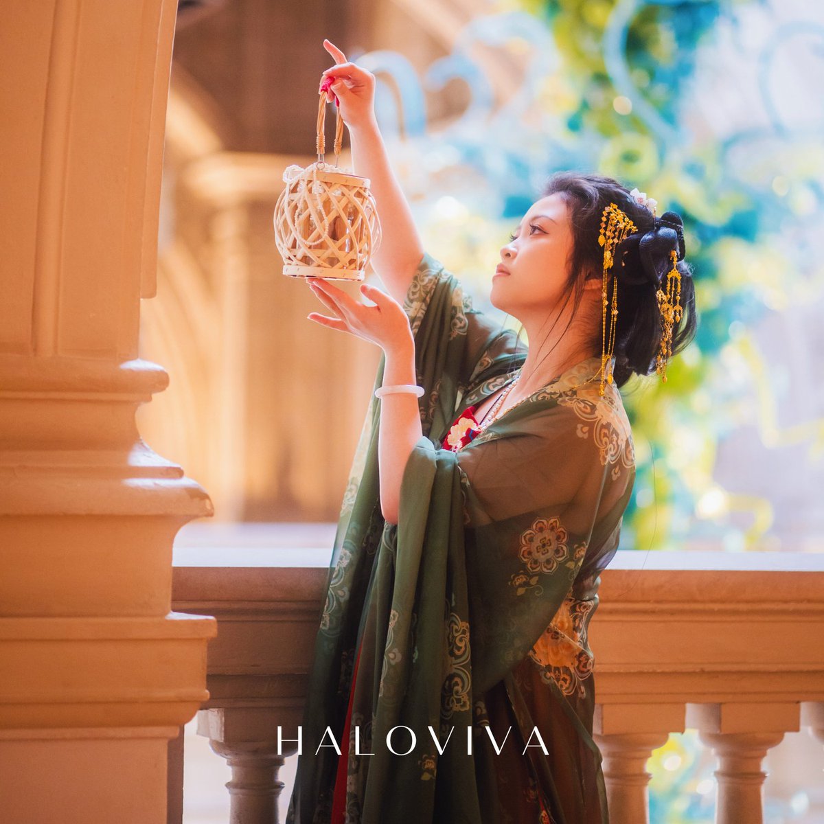 halovivauk's tweet photo. Immerse yourself in the world of timeless elegance by experiencing our exceptional customised photography services for Hanfu clothing. #bbrightvc #London https://t.co/YOUSKJ5sLz
