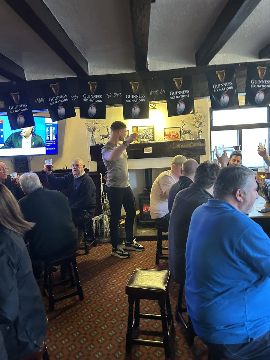 KimberleyMWFC's tweet photo. A toast this afternoon in The Stag Inn when we would normally be playing football to our dear late friend Paul Smith 💔 https://t.co/qzYf32NHpG