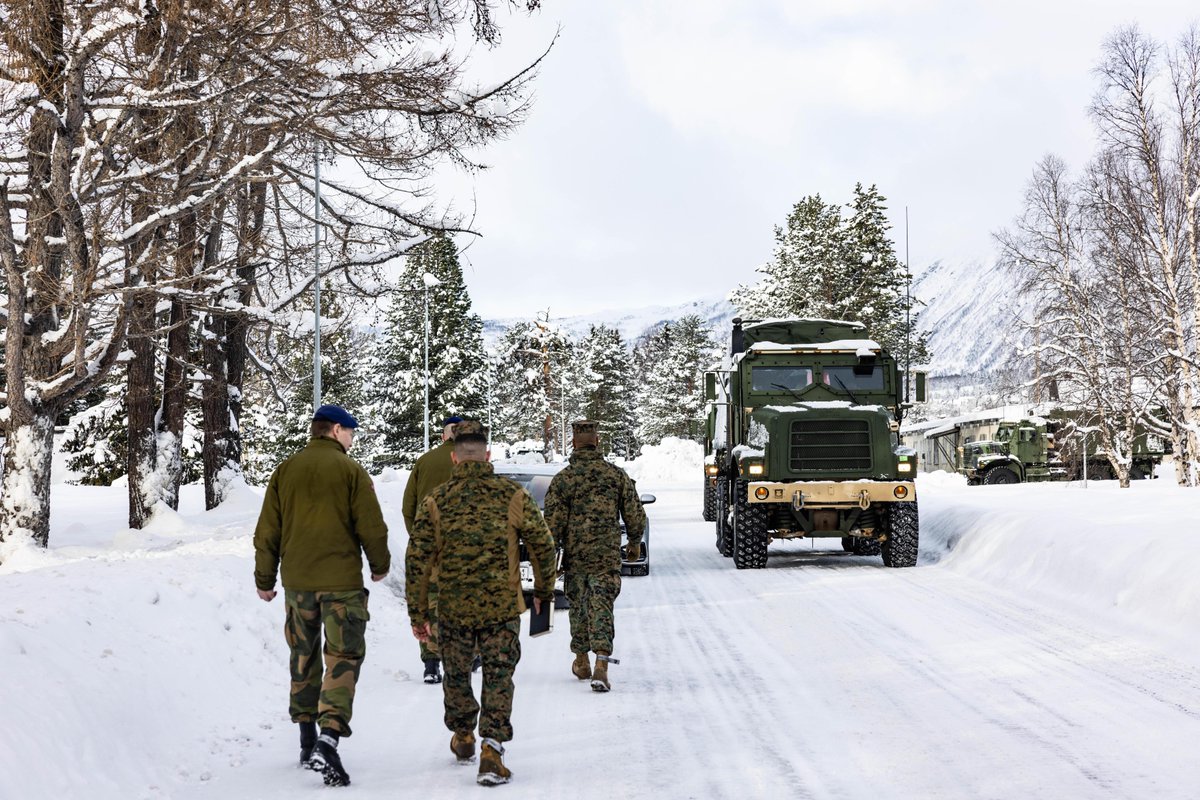 USMC's tweet photo. #MarineCorps commanders of @2dMarDiv visit Marines, Sailors, and allied forces in Setermoen, Norway, March 5.

#2dMARDIV commanders conduct visits throughout Europe to maintain valuable relationships with @NATO allies and expand bilateral cooperation. 

#AlliesAndPartners https://t.co/wHtudMeTIA