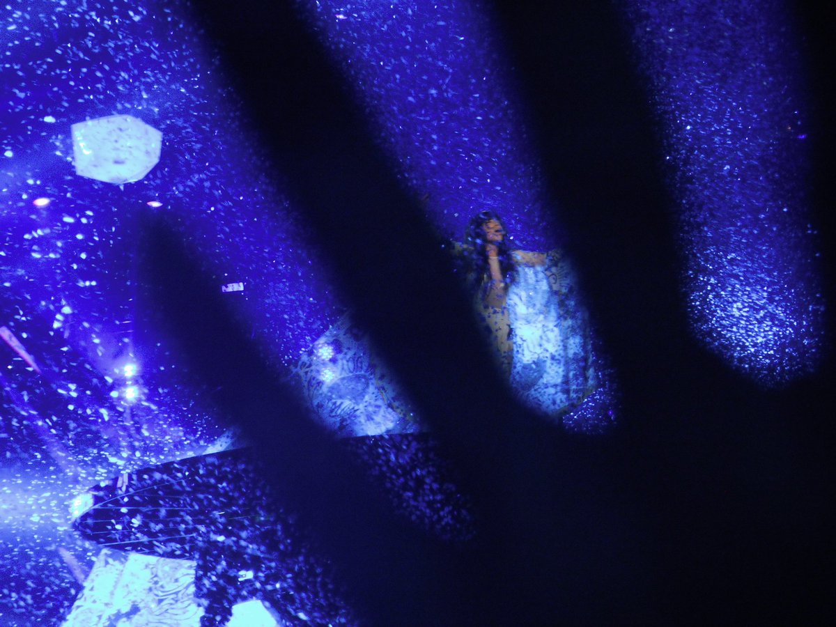 jrambaud's tweet photo. Ahora que #Loreen es tendencia.. Recuerdo del #ESC2013 en #Malmo y su actuación posterior en un club. Bien de cerca. La foto entre mi mano https://t.co/KutH7cJjyv