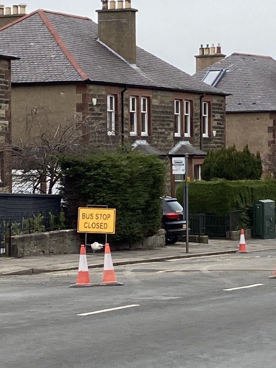 CLG2650's tweet photo. The stop on the opposite side of the road is closed - not both sides https://t.co/q3G6mEfa8p