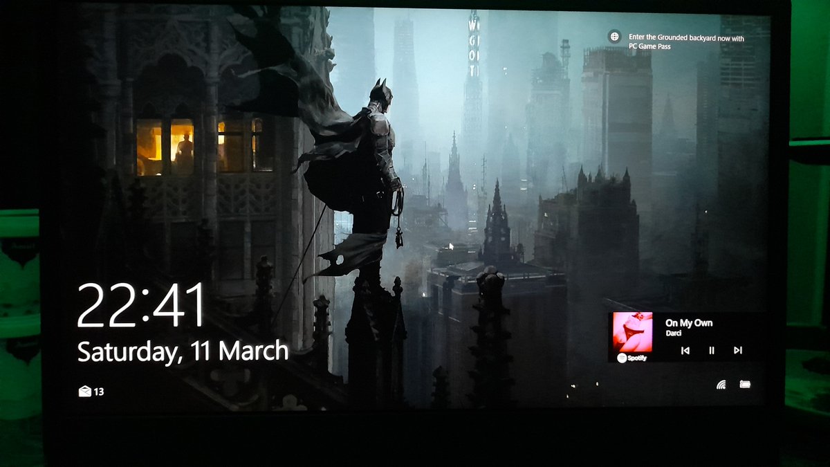 knightfall72's tweet photo. Never changing my laptop background ever https://t.co/1ZZ8faHclp