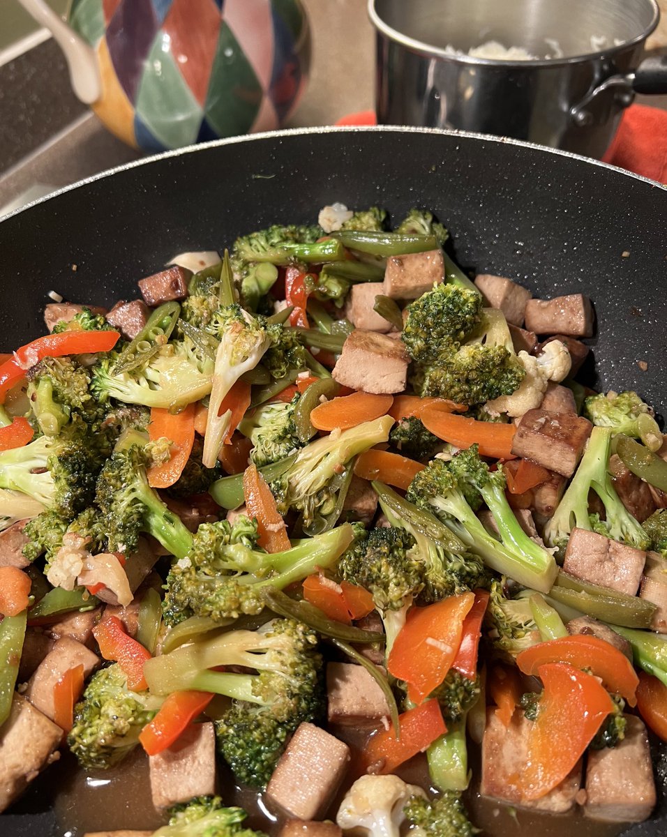 sliprockseeker's tweet photo. A #Stirfry is an easy way to work more #vegetables into meals. A good #marinade is key- soy sauce, water, sugar, sesame oil, rice wine vinegar, garlic & ginger- for flavor. #Food is our best medicine #freshfastfood #tasty #cooking https://t.co/Lwbg8s1x6m