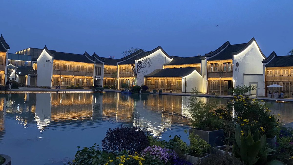 CoinTimeNews's tweet image. shadow