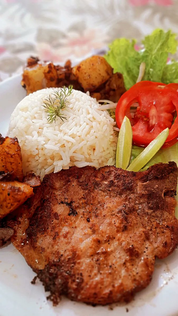 marcelogamabr's tweet photo. A #culinária #periférica #agroecológica, então, é uma forma de explorar e valorizar ingredientes e #receitas de regiões menos privilegiadas de forma #sustentável, sem agredir a #natureza e a saúde dos consumidores. https://t.co/x6gWqSGDUT