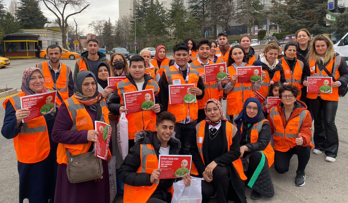 Kendinden Büyük Adımları... LÖSEV Gençliği ve Vefakar Anneleri ile Sokaklarda.. Yaşam için Mücadelemiz her yerde ve her yaşta...
<a href="/losev1998/">LÖSEV</a> <a href="/ustunezer/">Dr. Üstün EZER</a> <a href="/julidearifoglu/">Dr.Julide Arifoğlu</a> <a href="/hulya_unver/">Hülya ÜNVER</a>