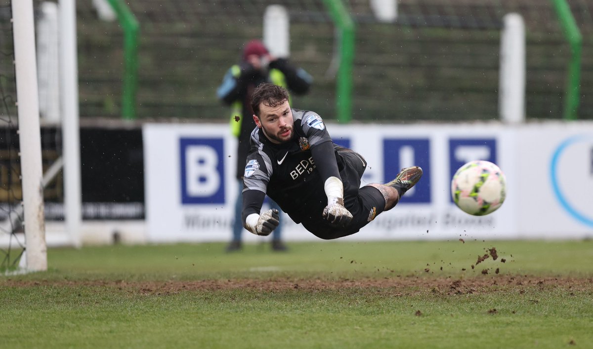 𝗤𝘂𝗮𝗹𝗶𝘁𝘆 𝗸𝗲𝗲𝗽𝗲𝗿 👏

Rory Brown is having some season for <a href="/Glenavon_FC/">Glenavon FC</a> 🔵⚪

#DanskeBankPrem