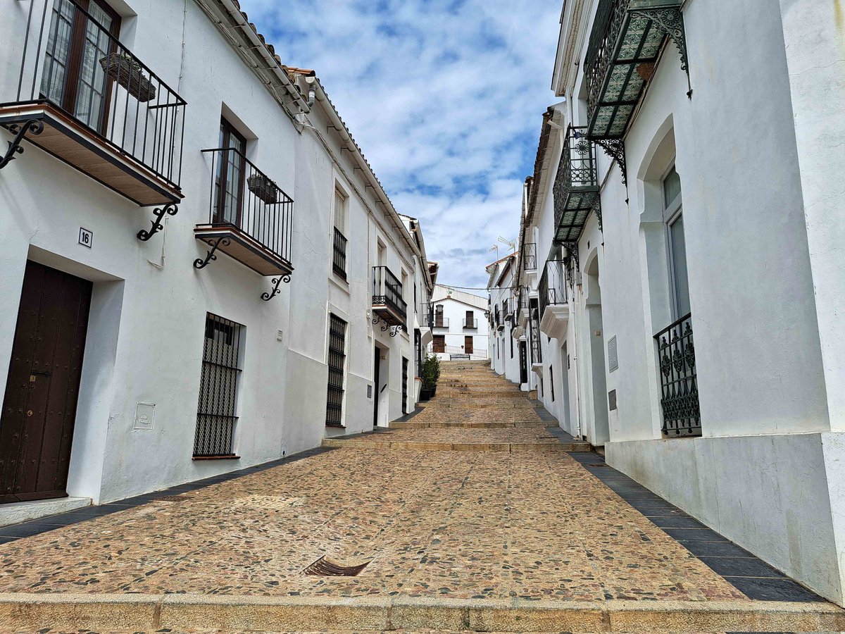UnDestino_emm's tweet photo. 🔵NUEVO POST🔵

👉 Ruta por los 5 Pueblos Mágicos de Huelva 🔝

https://t.co/A2P2WjzFQk

@pueblosmagicos #Huelva #FelizSabadoATodos @huelvaturismo https://t.co/Ia6wyWXJVr