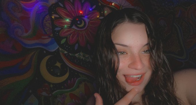 Back Bitches💋 https://t.co/0EPI0jueRe<a href="/tag/newprofilepic"class="tags"><span>#newprofilepic</span></a>