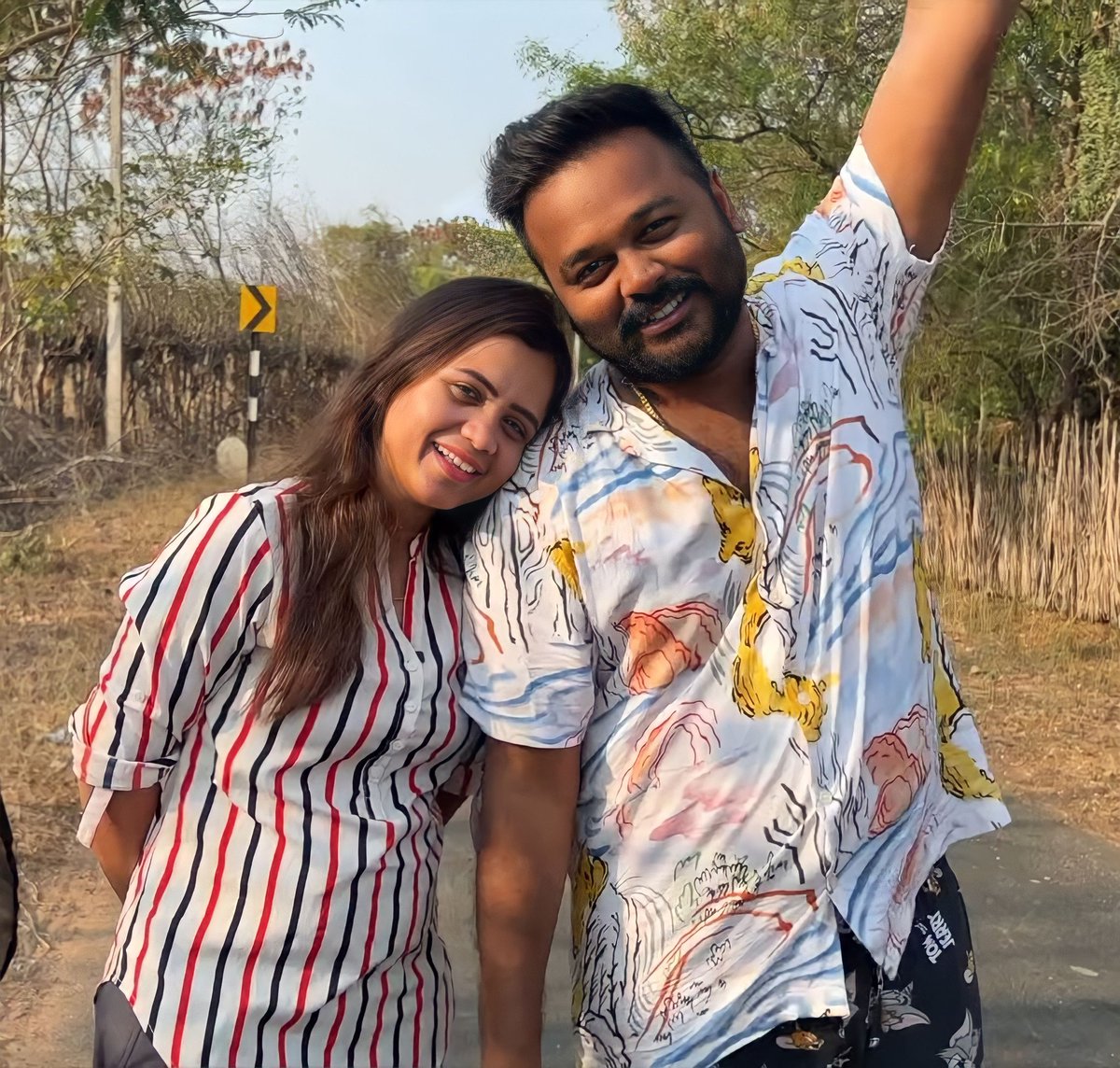 These Two , this frame 💖🧿 So happy to see you win and grow together ☺️ @iamManimegalai #Hussain #HussainManimegalai