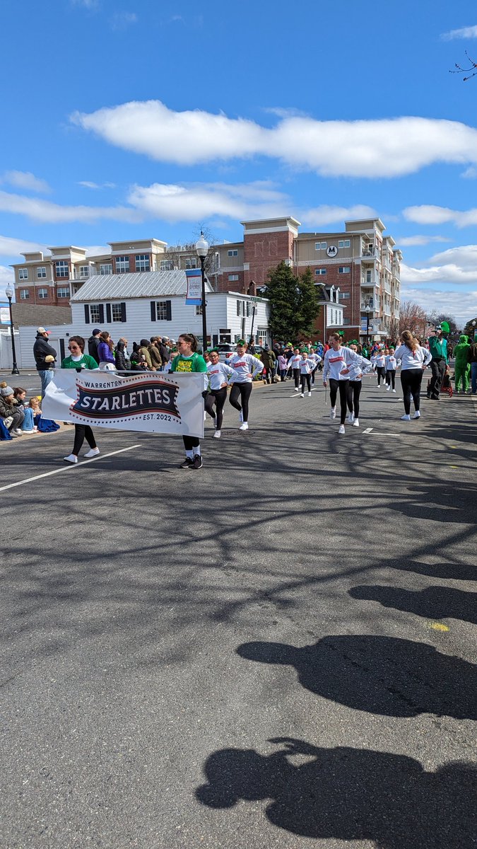 MichelleforVA's tweet image. What a fun morning at the St. Patrick&apos;s Day Parade in Old Town! I even met ppl who love skating as much as I do (@NOVARollerDerby) and so many more who make living here simply amazing. #OneCommunity
#OneCommonwealth