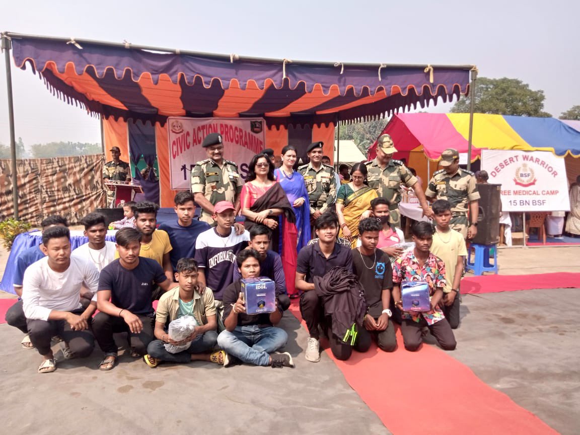 BSFNBFTR's tweet image. #BorderCommunity #WeCare

15 BN #FalconFifteen under the aegis of @BSFNBFTR conducted  𝐂𝐨𝐦𝐦𝐮𝐧𝐢𝐭𝐲 𝐋𝐮𝐧𝐜𝐡 with villagers of bordering villages  and 𝐌𝐞𝐝𝐢𝐜𝐚𝐥 𝐂𝐚𝐦𝐩, ensuring healthcare access for remote border communities.

@BSF_India @BWWA_India