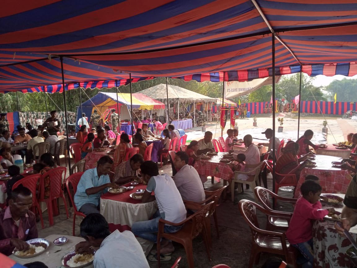 BSFNBFTR's tweet image. #BorderCommunity #WeCare

15 BN #FalconFifteen under the aegis of @BSFNBFTR conducted  𝐂𝐨𝐦𝐦𝐮𝐧𝐢𝐭𝐲 𝐋𝐮𝐧𝐜𝐡 with villagers of bordering villages  and 𝐌𝐞𝐝𝐢𝐜𝐚𝐥 𝐂𝐚𝐦𝐩, ensuring healthcare access for remote border communities.

@BSF_India @BWWA_India