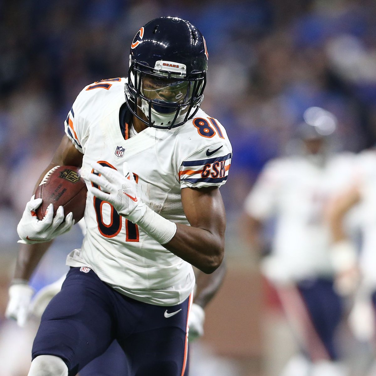 There's a *very* good chance that the DJ Moore trade fully UNLOCKS Velus Jones' potential in 2023. 

A 130/1400/12 stat line is well within his range of outcomes without defenses devoting all their attention towards shutting him down. A BUY in all fantasy formats.
