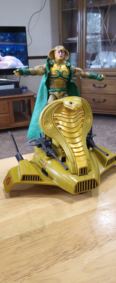 OutOfThePackage's tweet photo. I've had Serpentor for a couple weeks, but I'm just getting around to messing with him. A fantastic figure! I love the details! COOOOOOOOBRAAAAAAAAAAA!!!!!!
#OutOfThePackage #ToyMan #toyjoy #toycollector #actionfigures #toysiwant #GIJoe #Cobra #toypics #toyphotography #toyaddict https://t.co/Yt3RECroUF