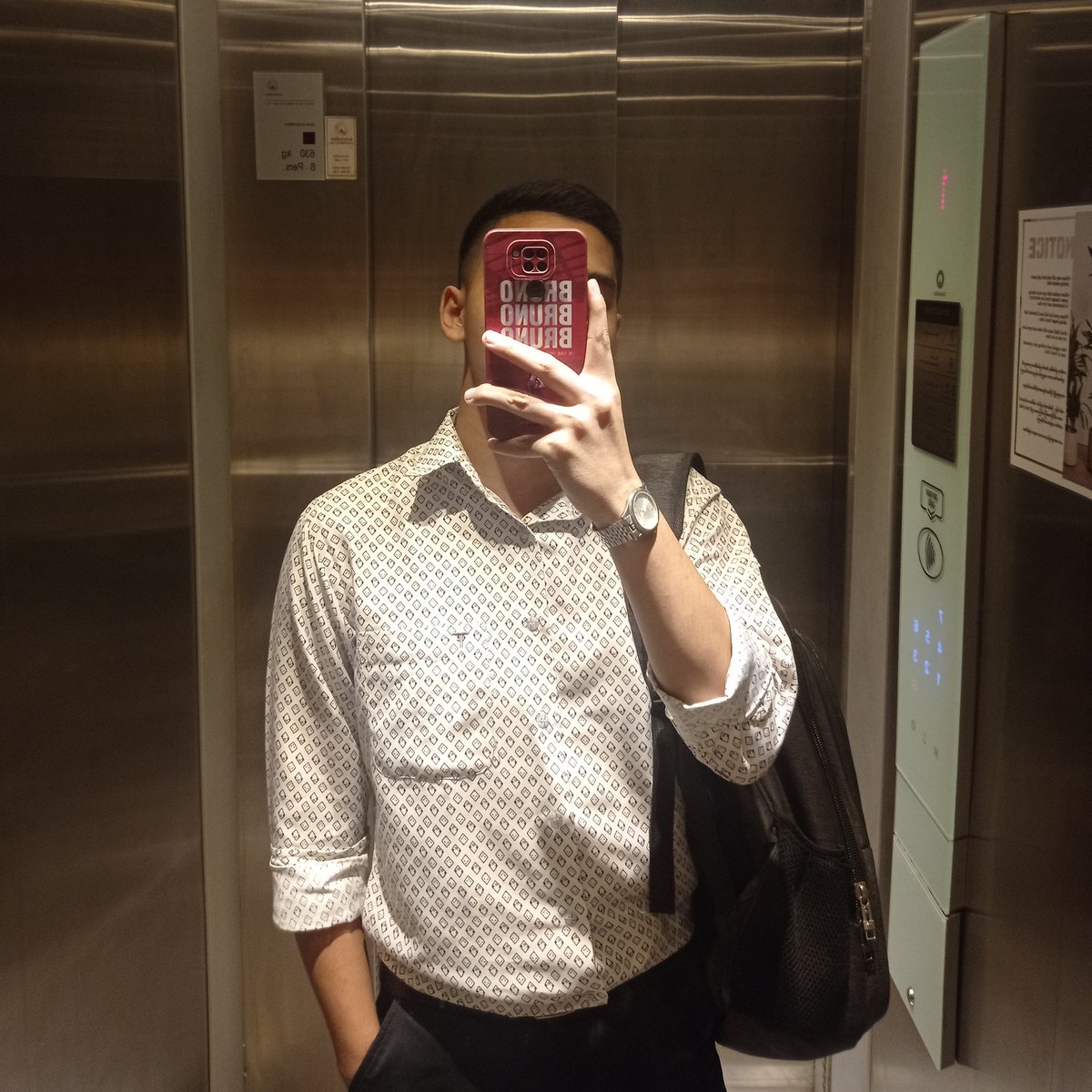 မျက်နှာ မကြည့်ကြနဲ့ Ok?
#NewProfilePic