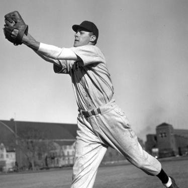 We are deeply saddened to learn of the passing of  Minnesota sports legend Bud Grant. 

A #Gophers great, Bud played football, basketball and baseball at the U, earning nine letters from 1946-49. He was 95.

Rest in peace, Bud Grant.