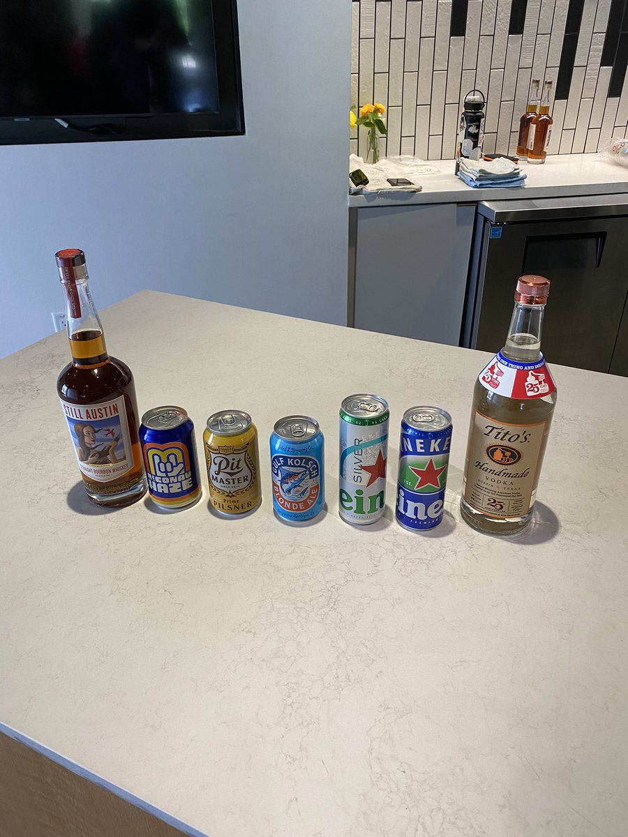 NathanNoise's tweet photo. Getting ready to go! Classical music. Open bar all set. Free parking or take a scooter. 5 blocks south of César Chavez
@KMFAClassical (41 Navasota)
#sxsw #sxdrinks #sxtips #SXSW2023
@TwistedXBrewing @TitosVodka @StillATX @drinkboxt #freesx #sxfree https://t.co/RNFNZHKPbe