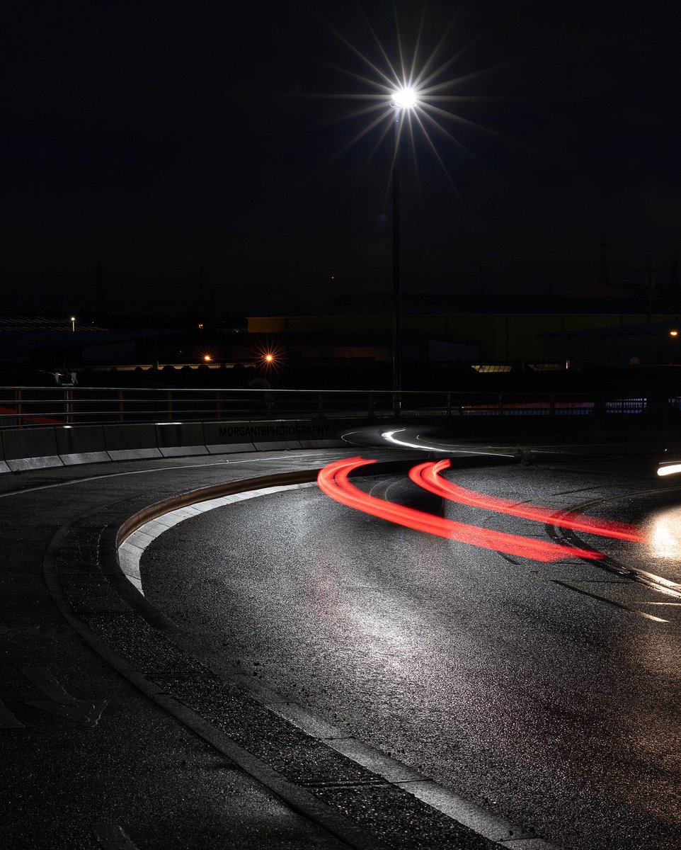 #roadsigns #longexposure #nightphotography #urbanphotography #streetphotography #nightphotographer #nightphotoshoot #documentingspace #banalography #nightwalker #urbanstreetphotographygallery #streetsign #roadsign #deceptive_cities #lighttrails #lighttrailsphotography