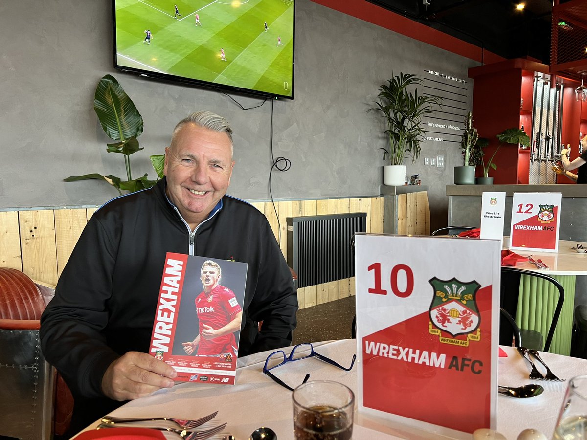 What a fantastic atmosphere <a href="/Wrexham_AFC/">Wrexham AFC</a> this afternoon - thank you to everyone’s phenomenal effort to make sure the game went ahead <a href="/Lane1Coaching/">Ken Hardy @LANE1</a> <a href="/johnwiddo/">John Widdowson</a> super hospitality &amp; result too 🏴󠁧󠁢󠁷󠁬󠁳󠁿 🤩