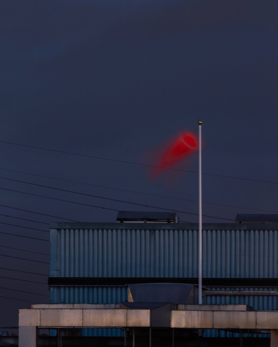 #longexposure #nightphotography #urbanphotography #streetphotography #nightphotographer #nightphotoshoot #documentingspace #banalography #nightwalker #urbanstreetphotographygallery #streetsign #deceptive_cities #motionblur #windsock #motionphotography #night #nightphoto