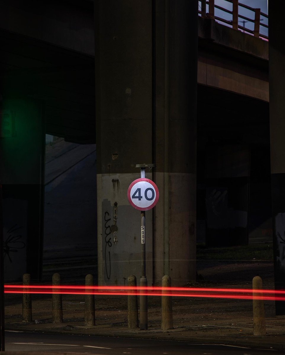 #roadsigns #longexposure #nightphotography #urbanphotography #streetphotography #nightphotographer #nightphotoshoot #documentingspace #banalography #nightwalker #urbanstreetphotographygallery #streetsign #roadsign #deceptive_cities #lighttrails #lighttrailsphotography