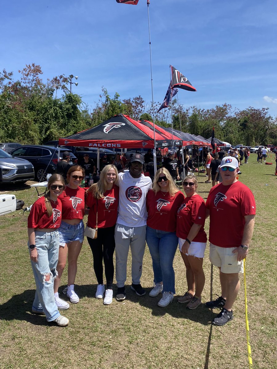 HarrisWaynick's tweet image. Spreading Gamecock love with my Puerto Rico family at Peewee Football Game!  🤙🏾. Let’s Go San Juan Falcons! Especially #44 Gonzalo Leal.  A little rest b4 we get after it next week.  Excited for the opportunity. Go Cocks! 🐓@GamecockFB