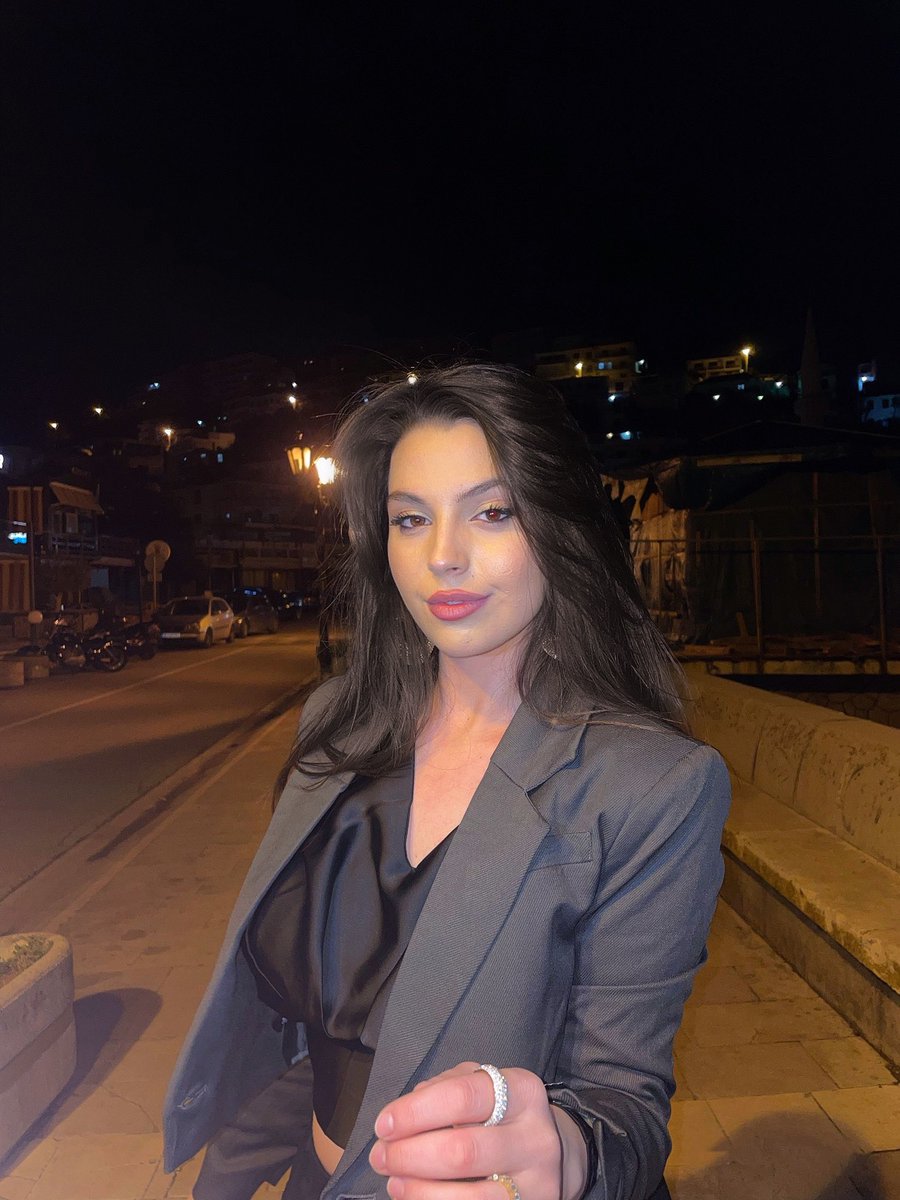 dr3na_'s tweet photo. https://t.co/NBBlJFiCqs