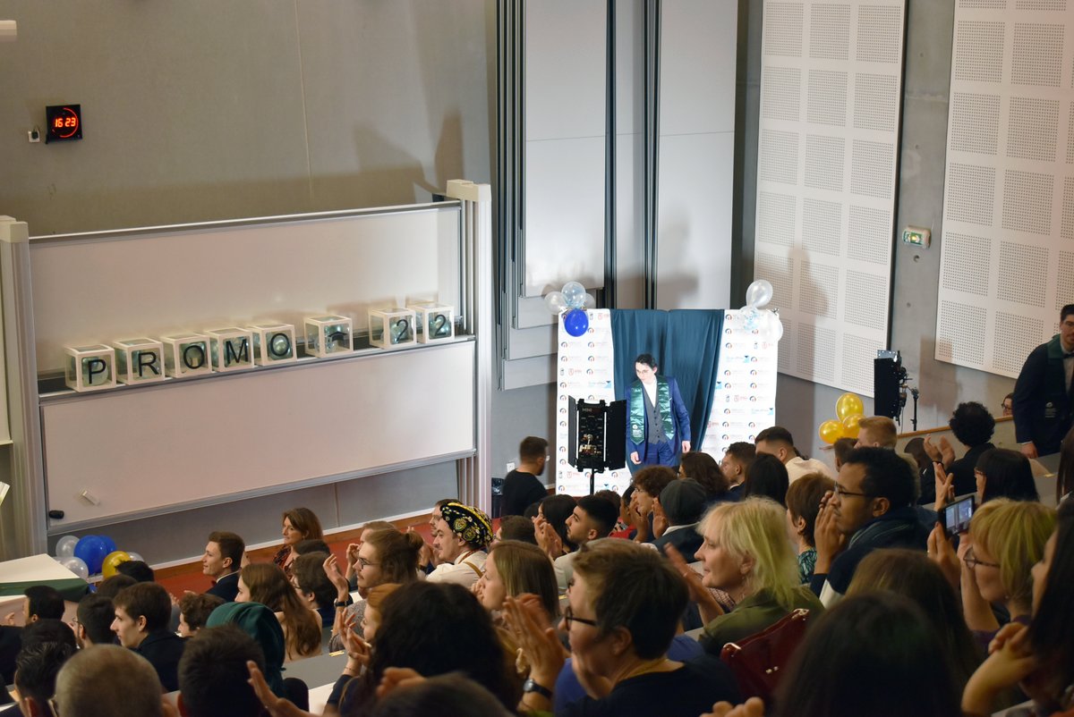 🎓 Félicitations à tous nos diplômés ingénieurs et communicants (bac+5) ! ✨

#remisedesdiplomes #diplômés #telecom #saintetienne