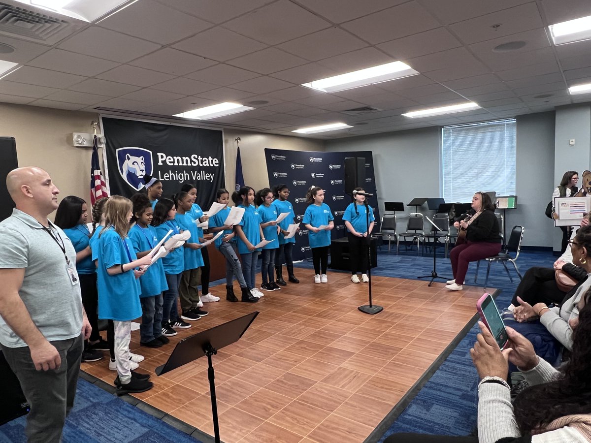 ArtsElementary's tweet photo. So very proud of our Select Choir performance, led by Miss Heydt, at the Young at Art Exhibition! Video to be posted soon! #charterschool #music #youngatart2023 https://t.co/FPDvR0xtw6