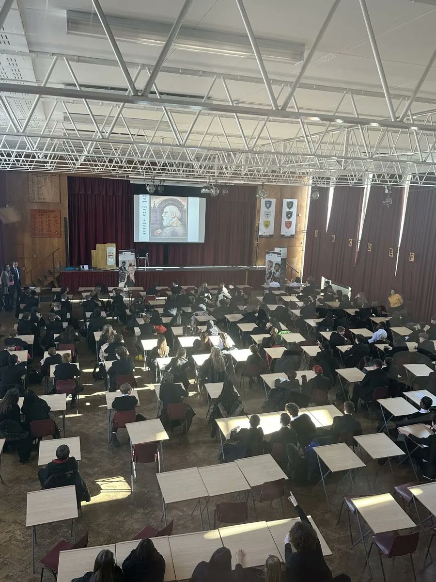 We were thrilled to welcome Dr van der Spoel back to OSA for the second time this academic year. His expertise and experience are highly valuable to our students and staff and we thank him for his time and energy throughout his 3-day visit! #DrvanderSpoel #Mindset #Motivation