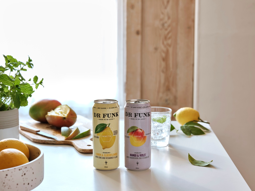 DrFunkDrinks's tweet photo. The ultimate duo.

Both our Vital and Immune Edition drinks are refreshingly delicious and contain up to 50% of vital minerals and vitamins. But which are you reaching for this weekend?

🍋 Lemon &amp; Elderflower 
🥭 Mango &amp; Violet

Let us know in the comments. https://t.co/lLo1xuviyz
