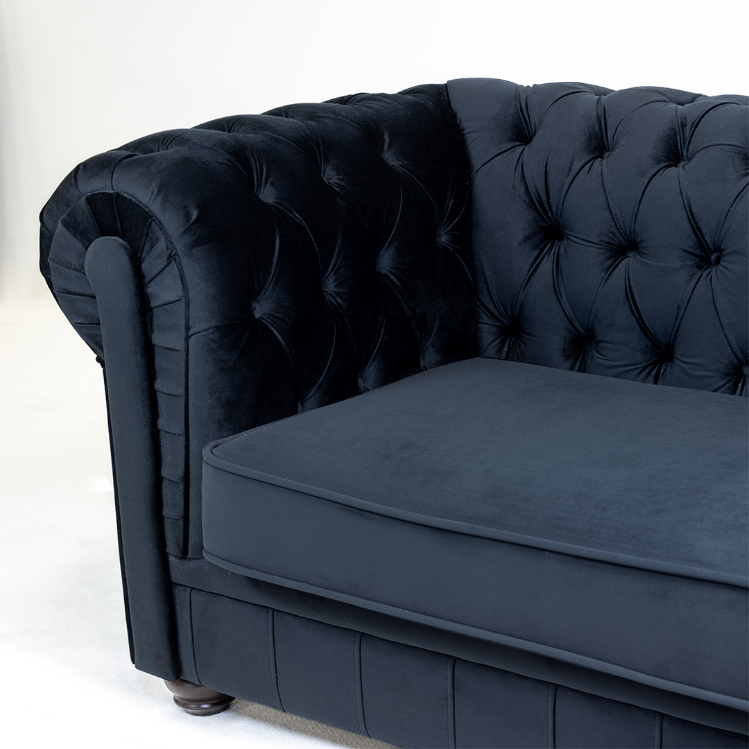 SoofaES's tweet image. 🖤 Hoy os enseñamos una pieza majestuosa: nuestro chester tapizado en terciopelo negro por encargo de un cliente.
🎩soofa.es
#sofadesign #sofa #sofá #sofas #sofaset #sofachester #sofachesterfield #sofaretro #sofavintage