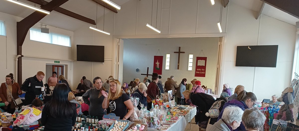 AthertonLabour's tweet photo. Great to see so many residents out supporting small businesses and community groups at the Craft Fair held at Atherton Central Methodist today. #Atherton #Community #CraftFair https://t.co/qgDf6xC38C