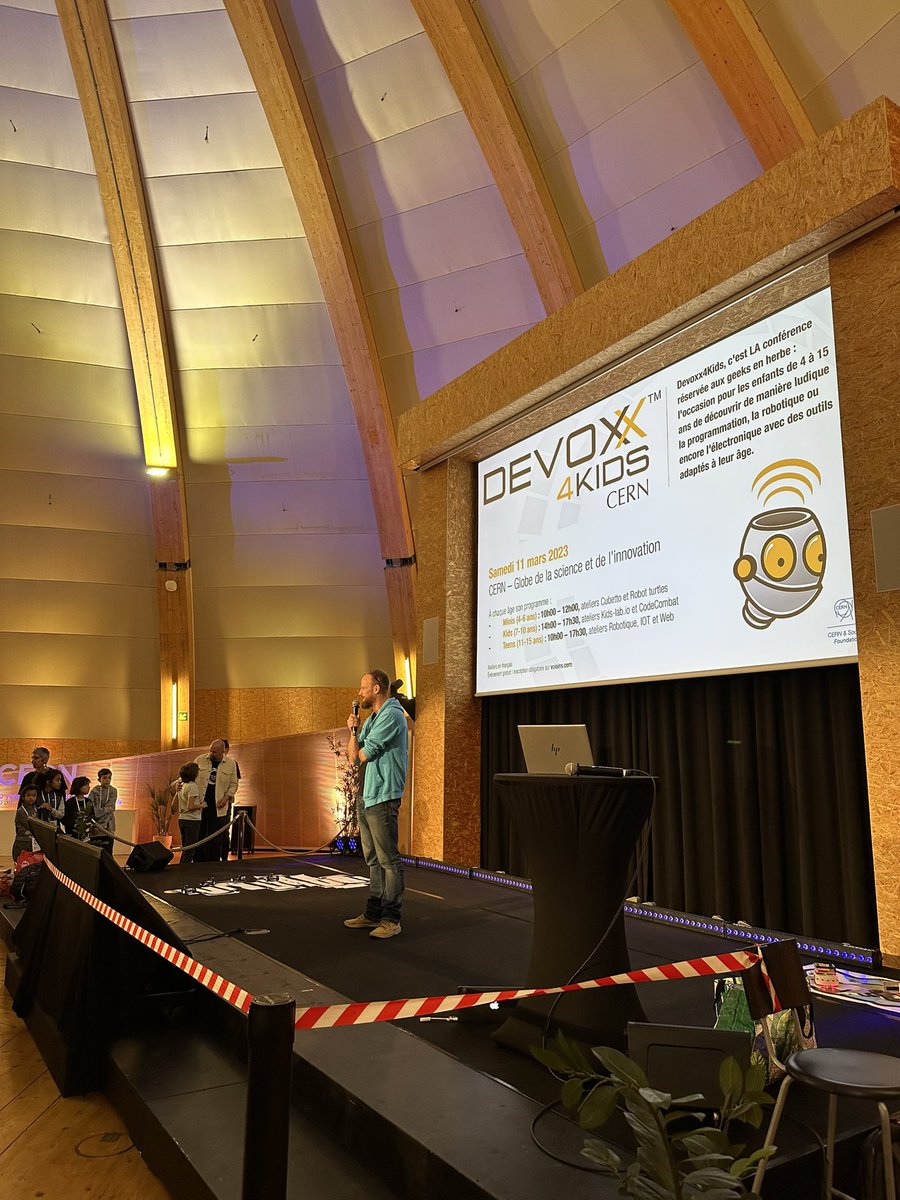 I had an exciting day teaching HTML to kids at CERN, where the web was born! Thanks again to @xbourguignon and <a href="/Devoxx4KidsCH/">Devoxx4KidsCH</a> for organizing such a cool event