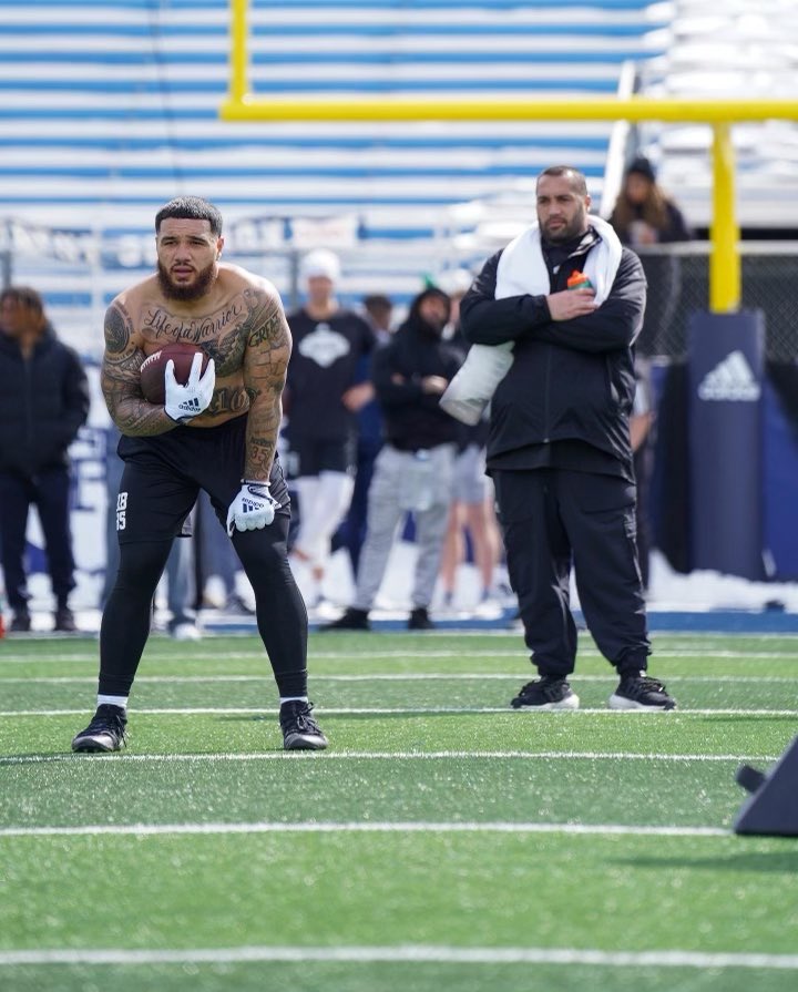 KoolVibeSports's tweet photo. First Pro Day of 2023 in the books! Very proud of our guy Toa Running Back out of @nevadafootball 

Had 14 NFL Teams in attendance with multiple teams asking Toa to stay after for extra drills. Now it’s back to the lab as he prepares for the 2023 NFL Draft. 🏈🖤 @theToaTaua https://t.co/HyEgyQDgZr