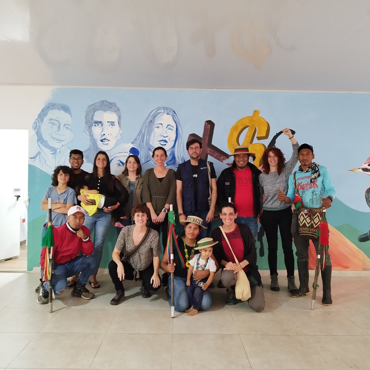 ColectivoMaloka's tweet image. La Delegación del #PCPDDH de Catalunya visita el territorio del Pueblo Nasa del Norte del Cauca y se reúne con las autoridades de #CerroTijeras @ACIN_Cauca quienes alertan del incremento del conflicto armado y el reclutamiento de niñxs en sus territorio.