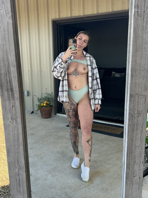 Hi :) say it back 💕 https://t.co/zYKnJSDlZH