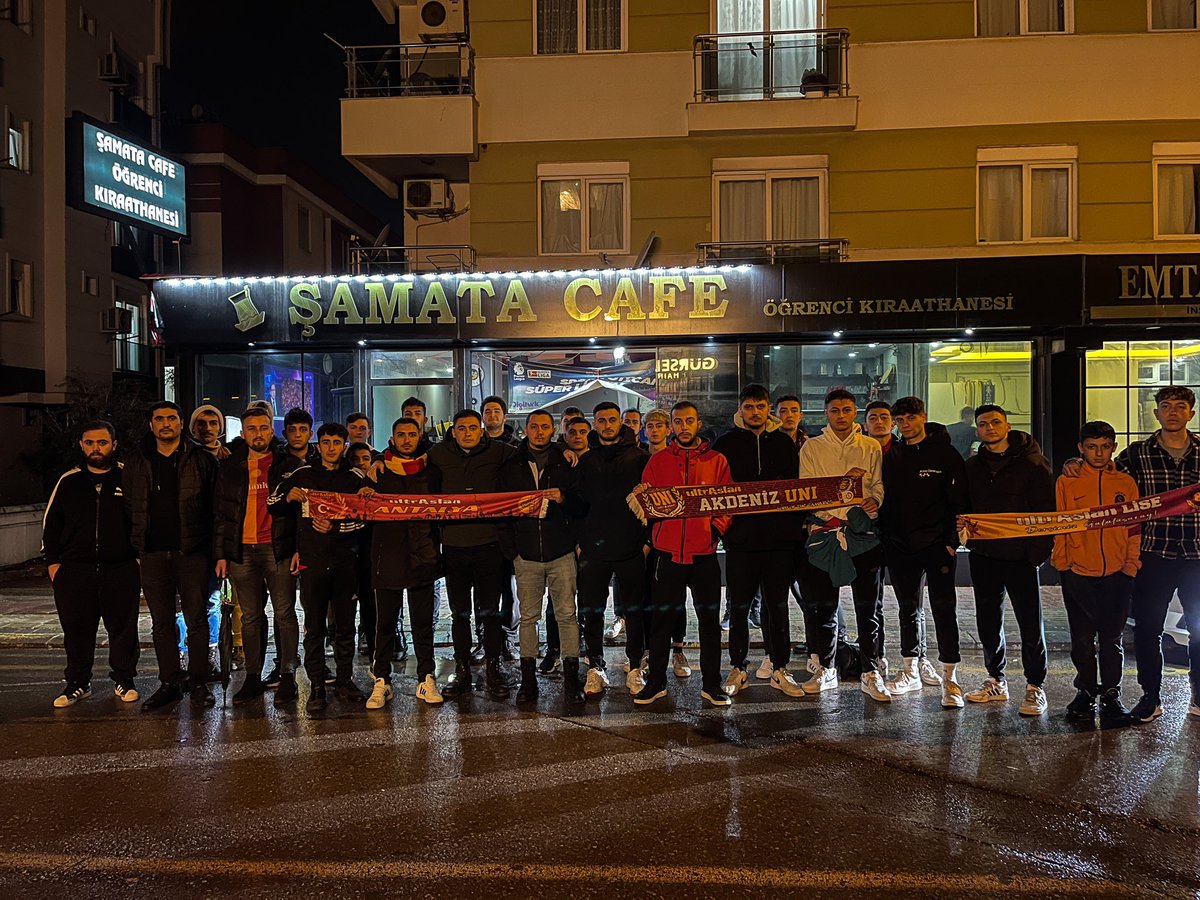 uANTALYA's tweet photo. BU SENE SENSİN ŞAMPİYON ! #ultrAslanANTALYA https://t.co/TZx86zZV0t