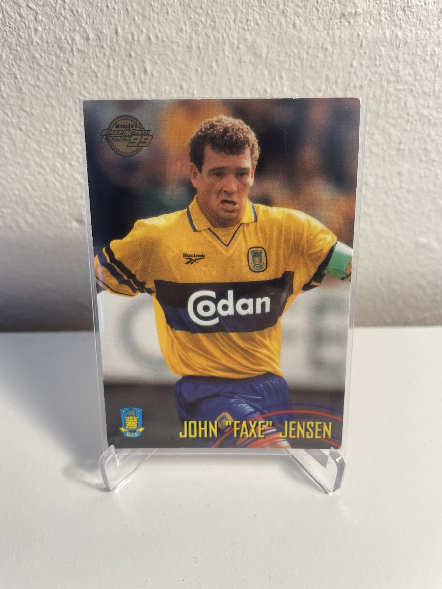 samlekortet's tweet photo. Vi har netop tilføjet over 150 retro Superliga kort til vores webshop ⚽️🇩🇰

Klik på enkeltkort, og se under fanden “Faxe Kondi Ligaen / Superligaen” 🤝

Det hele sker på: https://t.co/X0MepP7MxU https://t.co/TFDcu607rN