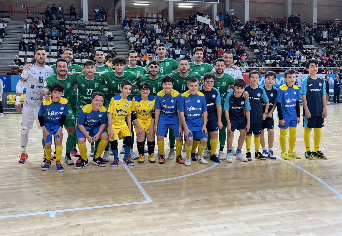 MalagaFS's tweet photo. ⏰ DESCANSO en el Pabellón Jorge Garbajosa. 

@InterMovistar 💙 2-1 @besoccer_ES #CDUMAAntequera 💚

🏆 Jornada 22

#GoUMA #InterUMA https://t.co/CmwywdxEkw
