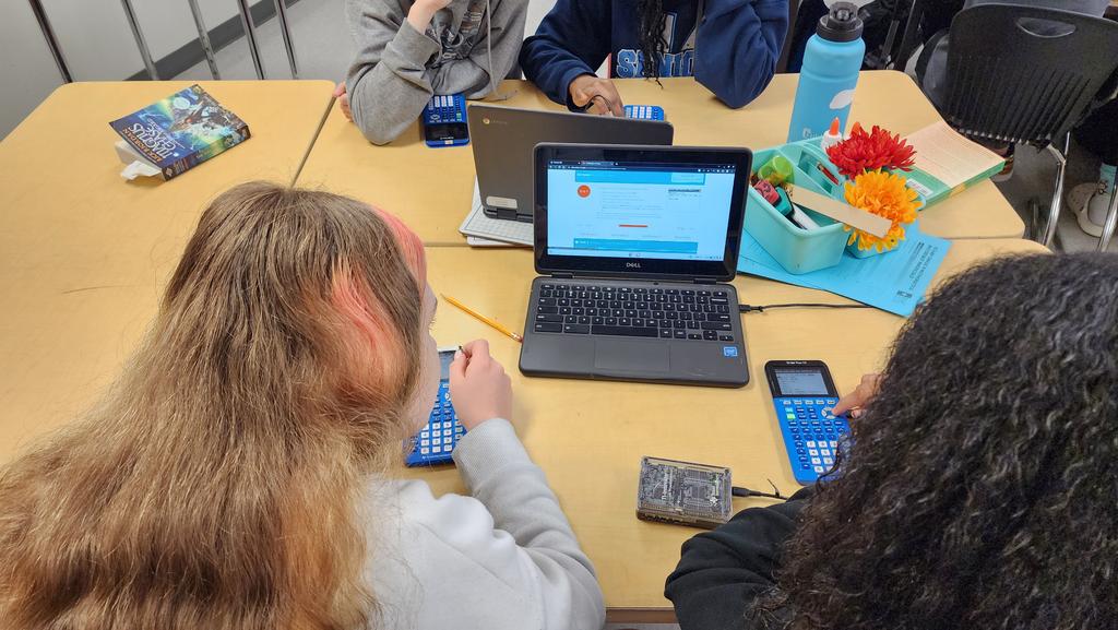 Lisa Smith tweet media