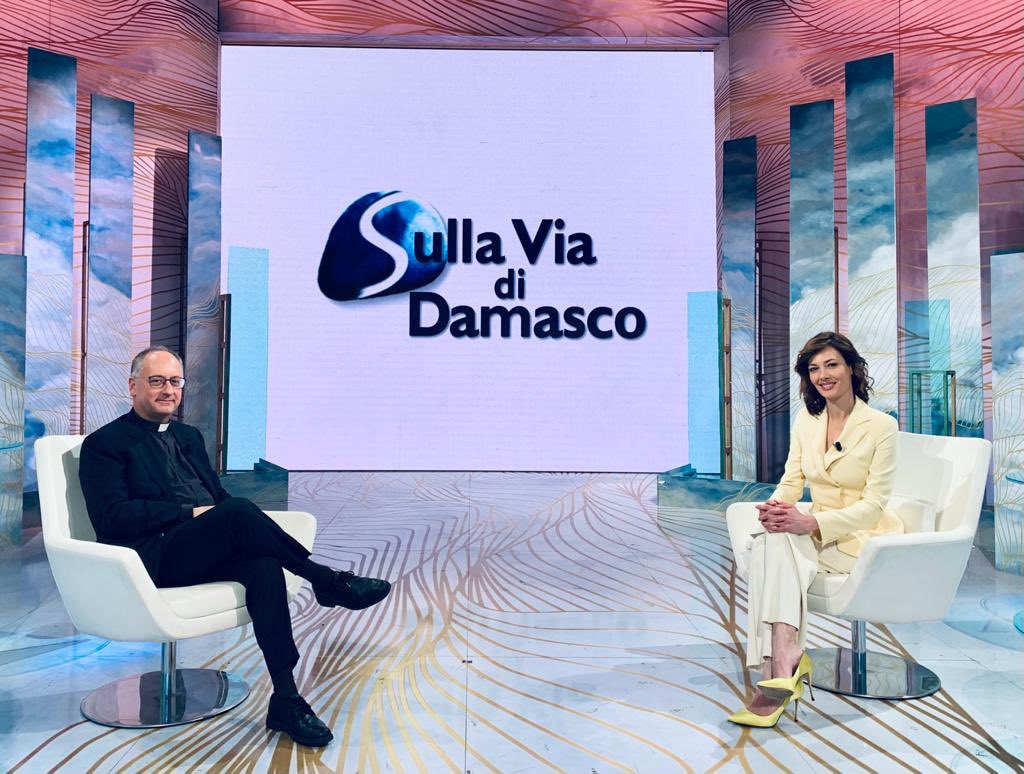 Domani (domenica 12) alle ore 7.30 su @Rai3 con @evacrosetta racconto i 10 anni di #PapaFrancesco. @SViadiDamasco