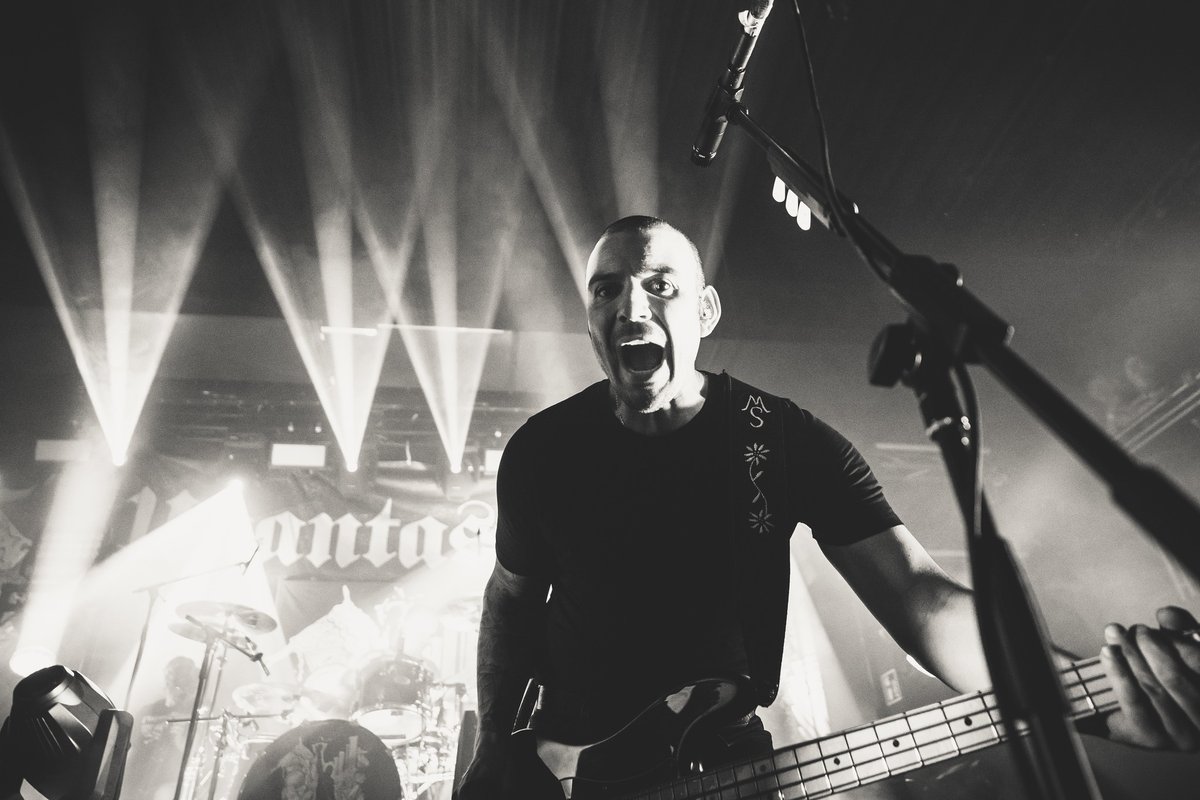 unantastbar's tweet photo. Bald geht der Wahnsinn los: Und wo seid ihr am Start 😎🤘🍻? WIR LEBEN LAUT 💥 Tour 2023: Termine + Tickets: https://t.co/WXgDQgYIas 
#unantastbar #punkrock #tour2023 https://t.co/8Ssafut7u9