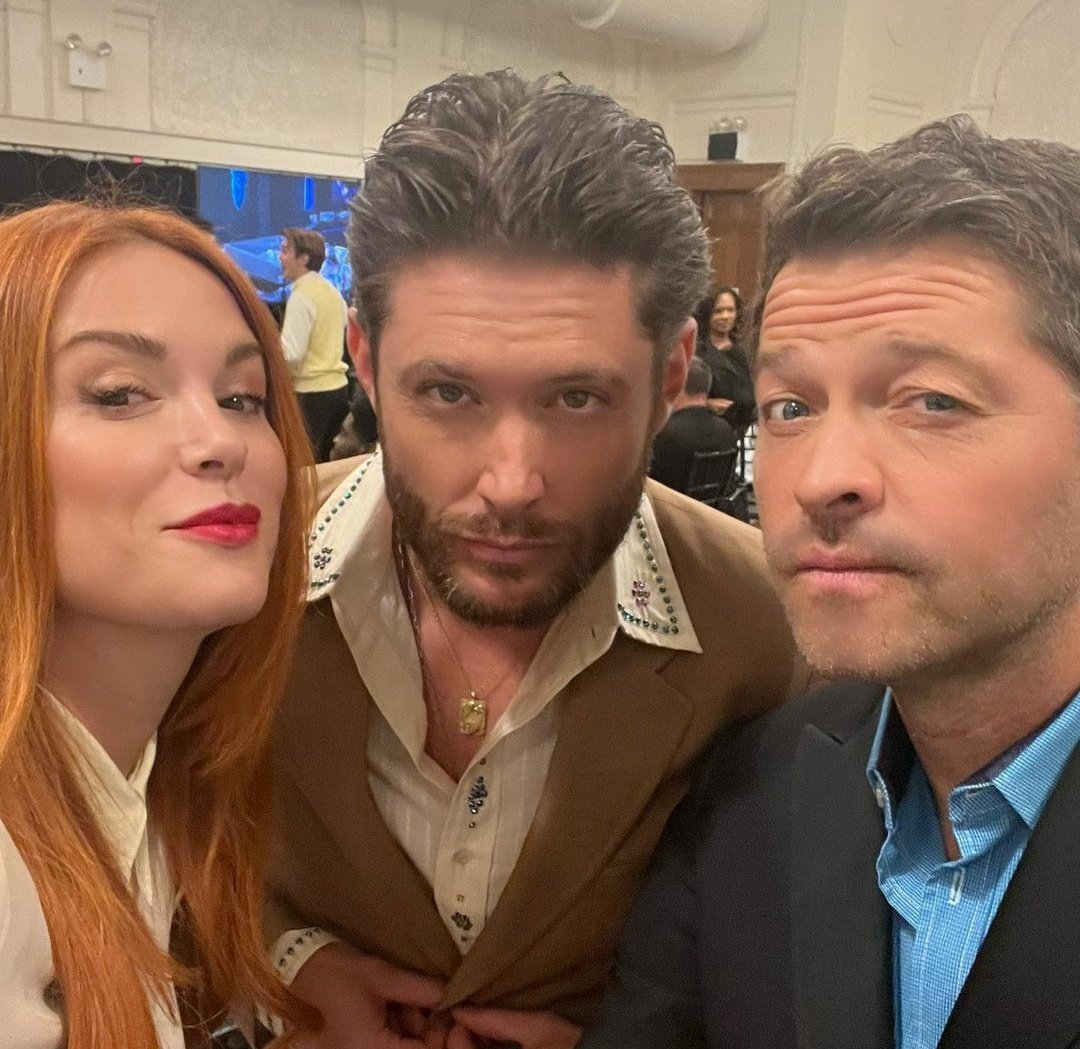 CasIsLoved's tweet photo. Are you seriously telling me we'll be getting THEIR project??? The three of them!!! together!!!! In a project!!!!!!😭😭 https://t.co/qvorR9zUAA