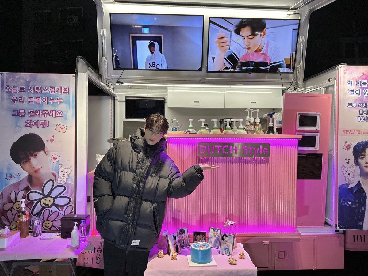 eunwoooverdose's tweet photo. https://t.co/zMEKXK5Sl7