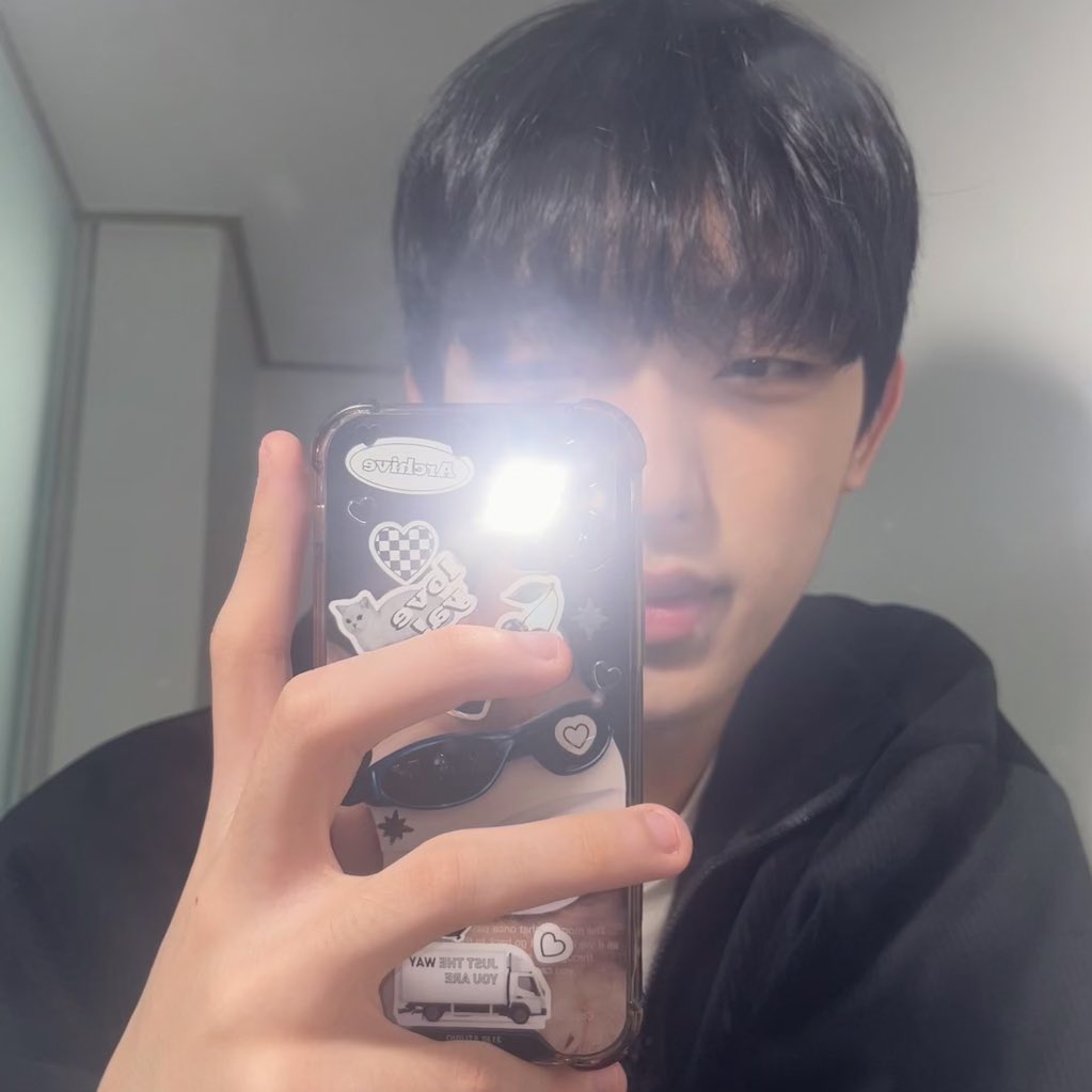 #게친소 #ㄱㅊㅅ #맘눌뎀 
오늘도 반쪽 🫡