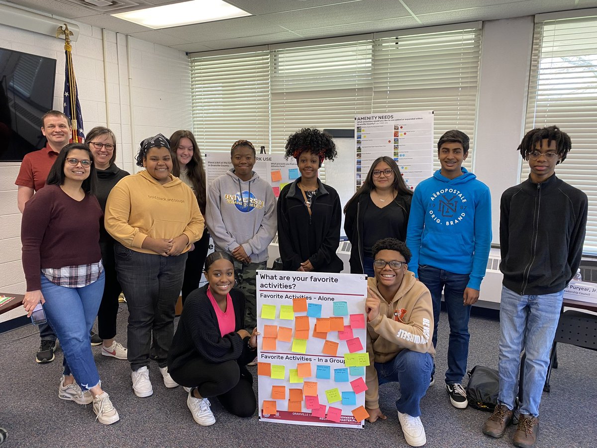 ShW8a's tweet image. “Don’t assume what we want, ask us!” Teen leaders touch on a critical point during a workshop alongside several other key topics. We had fun creating silly stories and discussing the future of recreation! 
 #leaders 
 #teens #communityengagement #vision