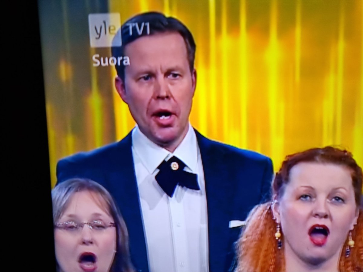Hieno tukikonsertti @🇺🇦 <a href="/yleuutiset/">Yle Uutiset</a> ja kaikki osalliset.
Lopussa soi Ukrainalle sanoitettu Finlandia. Kuorossa oli myös <a href="/MTKry/">MTK</a> huipputyökaveri <a href="/KLAUHAR/">Klaus Hartikainen</a>.👍
Kaiken tuen #Ukraina nyt tarvitsee. Pysytään siinä vakaina.🇺🇦❤️🇫🇮